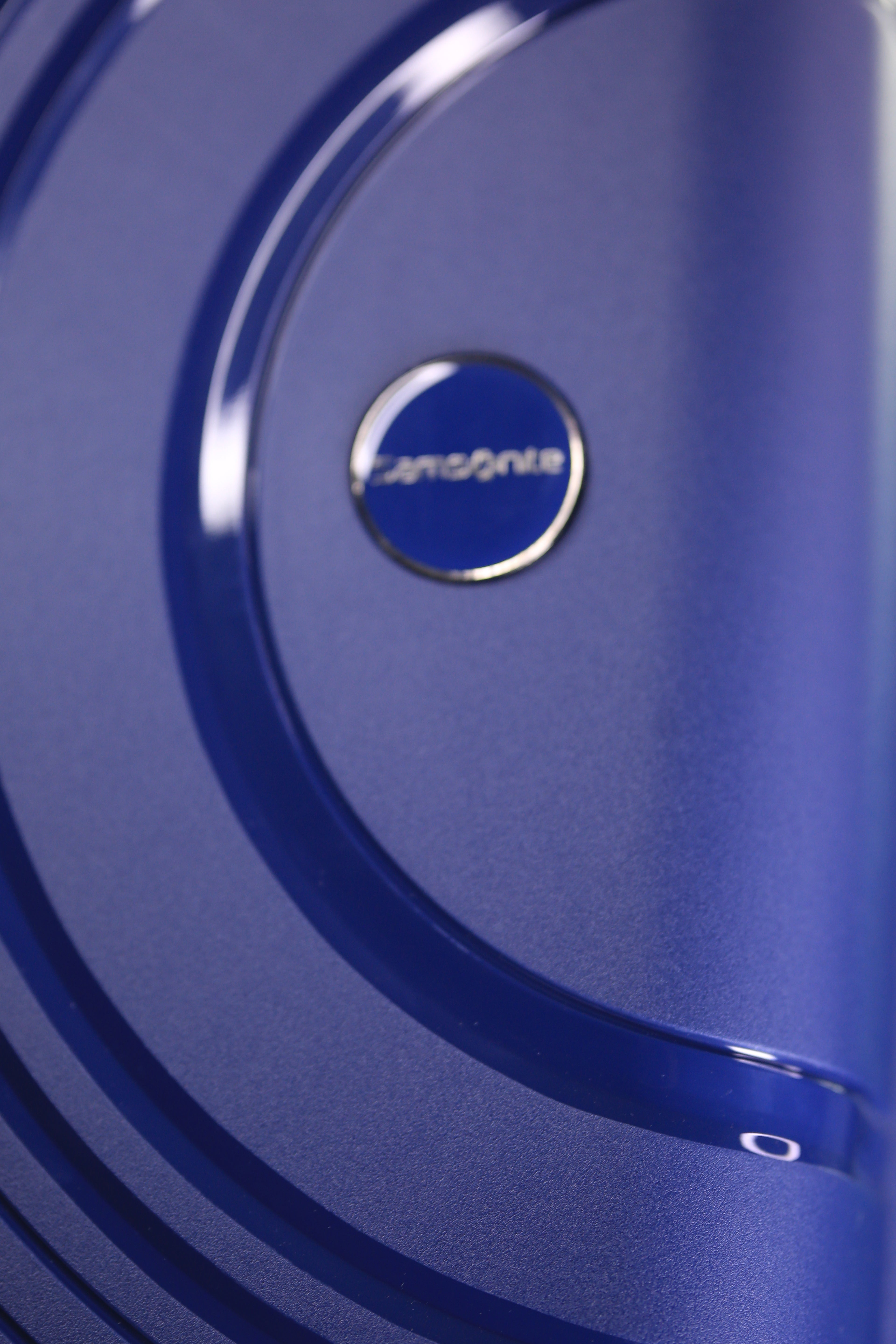 Samsonite Premium Hard Shell Luggage – Lightweight Travel Suitcase with 360° Spinner Wheels
